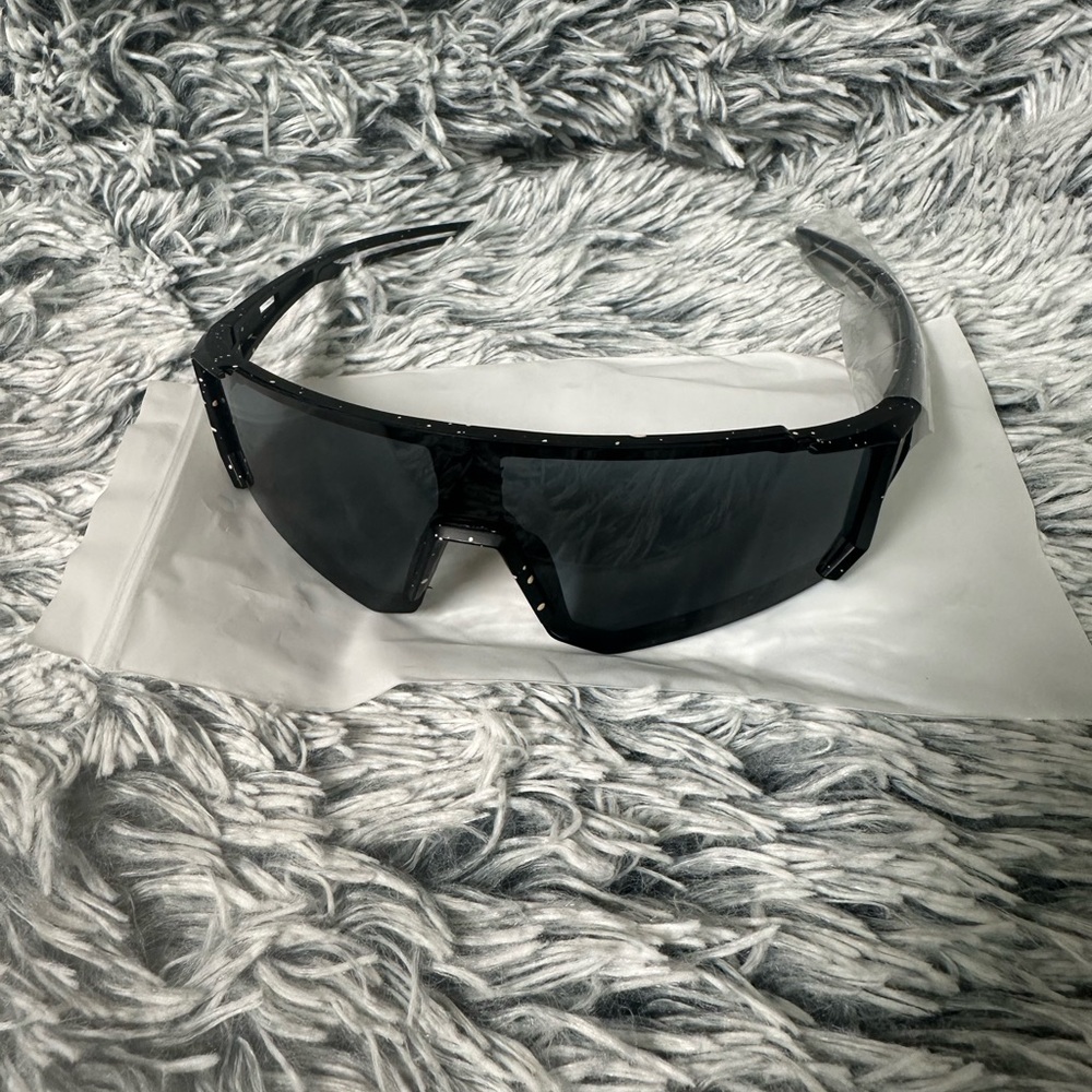 Fashion Black Sunglasses.